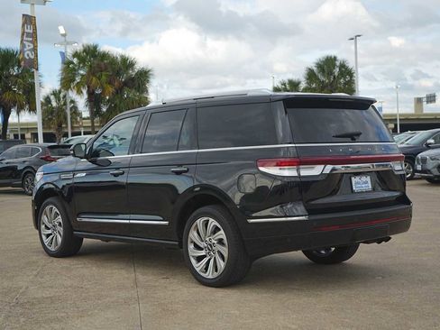 Used 2024 Lincoln Navigator Reserve AWD/4WD image 4