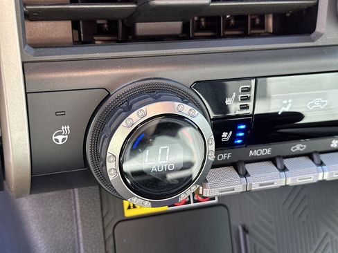 Used 2024 Toyota Tacoma 4x4 Double Cab Hybrid image 29