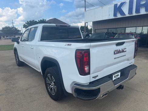 Used 2024 GMC Sierra 1500 SLE w/ Preferred Package AWD/4WD image 3