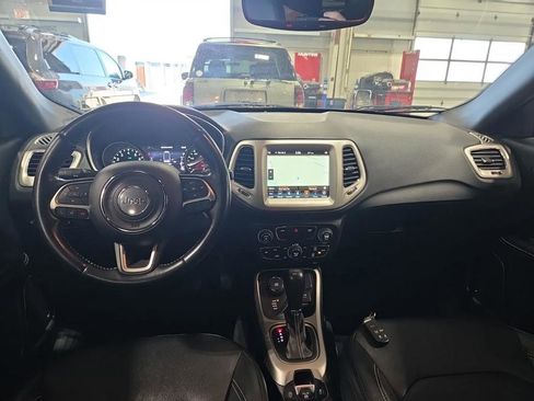 Used 2021 Jeep Compass Latitude w/ Sun and Sound Group AWD/4WD image 3
