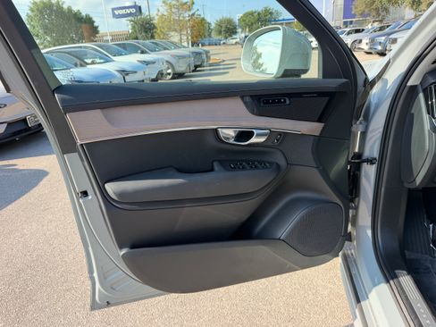 Certified 2026 Volvo XC90 B6 Plus AWD/4WD image 24