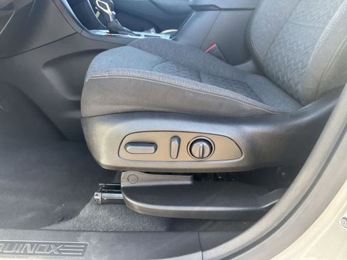 Used 2022 Chevrolet Equinox LT FWD image 18