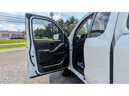 Used 2022 Nissan Frontier S image 9