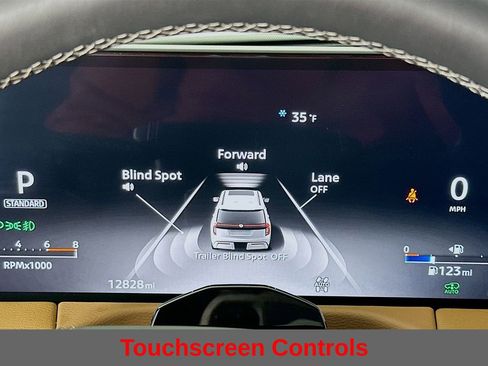 Certified 2025 Nissan Armada Platinum Reserve image 19