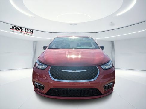 New 2026 Chrysler Pacifica Select image 7