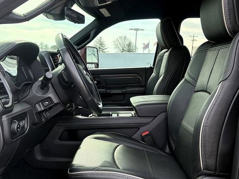 Used 2023 RAM 3500 Limited image 9