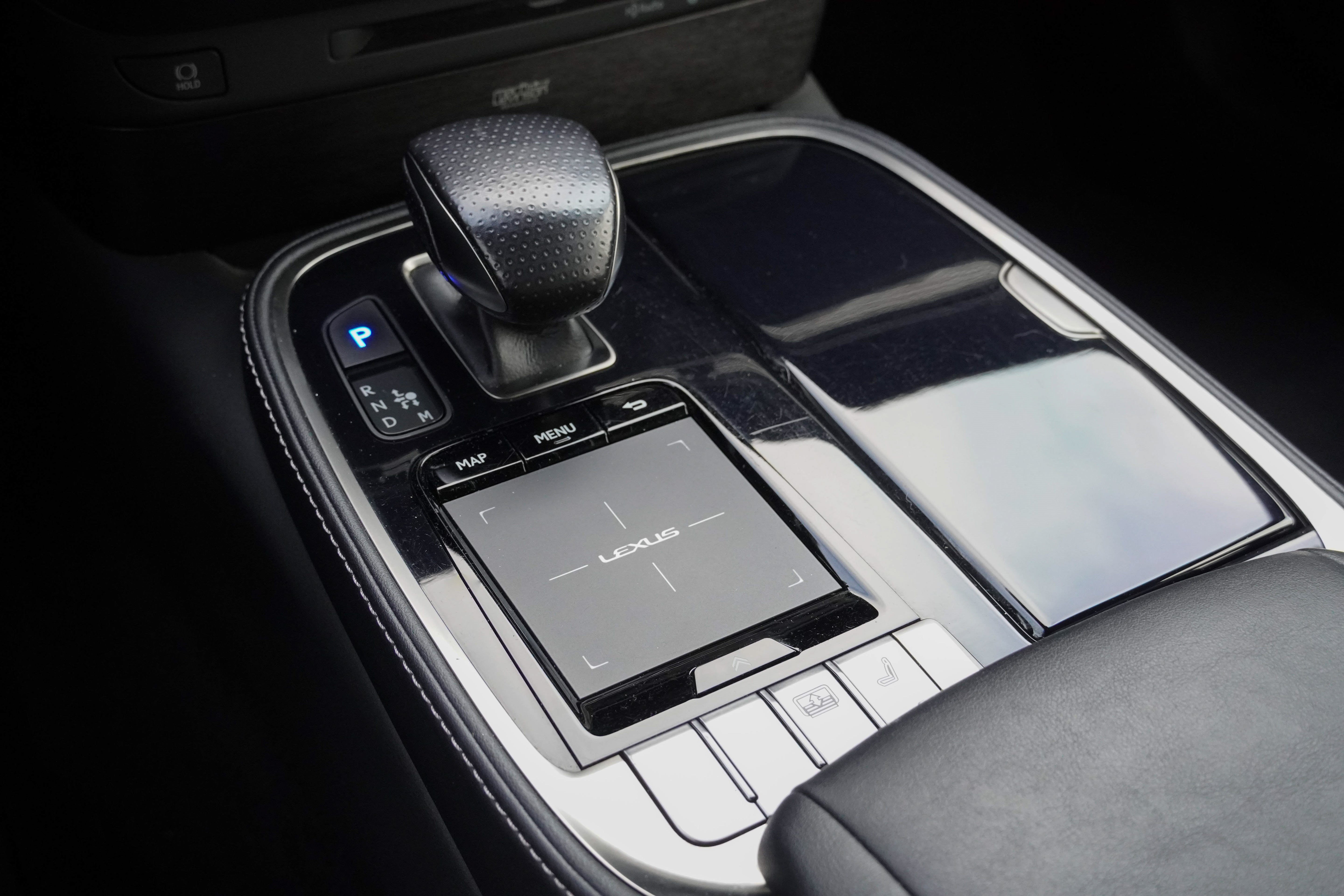 Used 2018 Lexus LS 500 F Sport w/ Accessory Package (Z2) RWD image 29