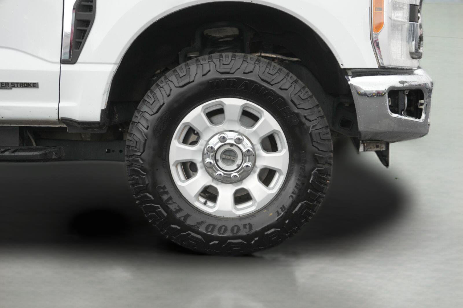 Used 2023 Ford F350 XLT w/ 360-Degree Camera Package AWD/4WD image 4