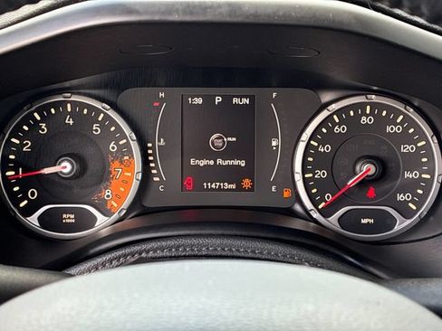 Used 2016 Jeep Renegade Latitude FWD image 25