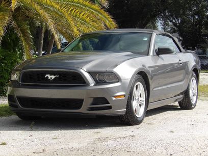 Used 2013 Ford Mustang V6 2dr Convertible