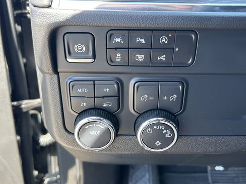 Certified 2025 Chevrolet Tahoe LT AWD/4WD image 31