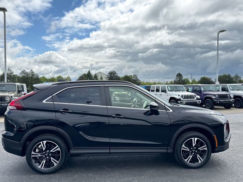 Used 2023 Mitsubishi Eclipse Cross SE AWD/4WD image 2