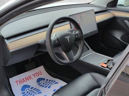 Used 2021 Tesla Model 3 Standard Range Plus RWD image 10