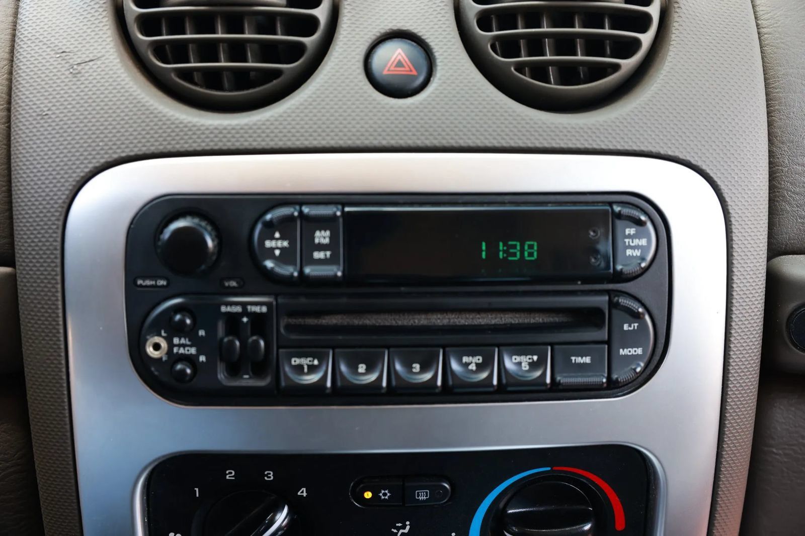 Used 2006 Jeep Liberty Limited AWD/4WD image 32