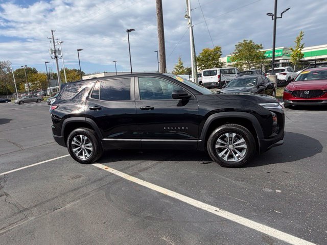 Used 2026 Chevrolet Equinox LT AWD/4WD image 3
