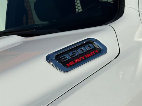 Used 2024 RAM 3500 Big Horn image 12