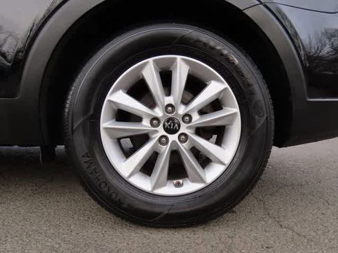 Used 2019 Kia Sorento LX image 10