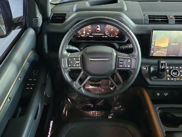 Used 2023 Land Rover Defender 110 X AWD/4WD image 13