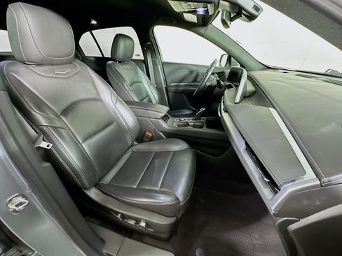 Used 2024 Cadillac XT4 Premium Luxury image 30