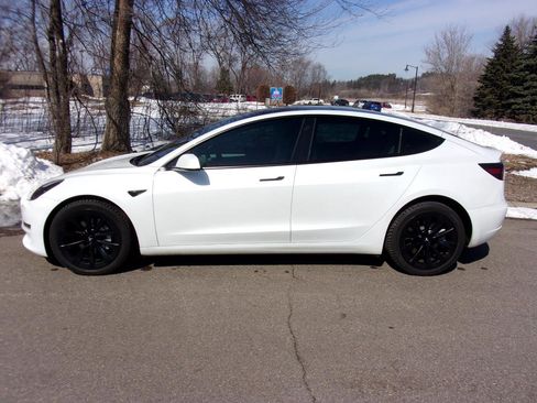 Used 2022 Tesla Model 3 Long Range image 2