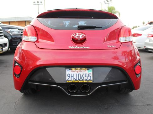 Used 2016 Hyundai Veloster Turbo w/ Option Group 04 FWD image 15