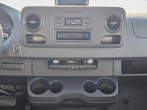 Used 2025 Mercedes-Benz Sprinter 2500 image 12