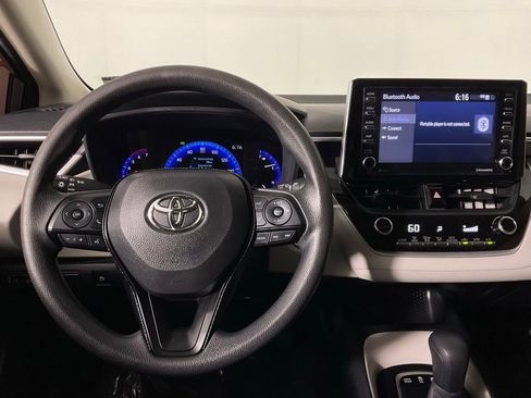 Used 2021 Toyota Corolla LE FWD image 17