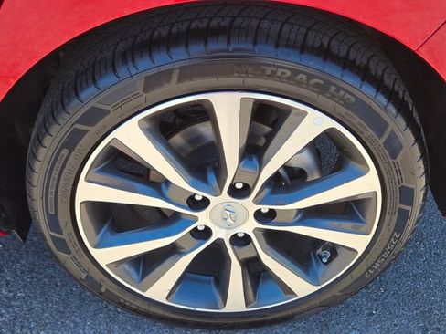 Used 2020 Hyundai Elantra GT FWD image 11