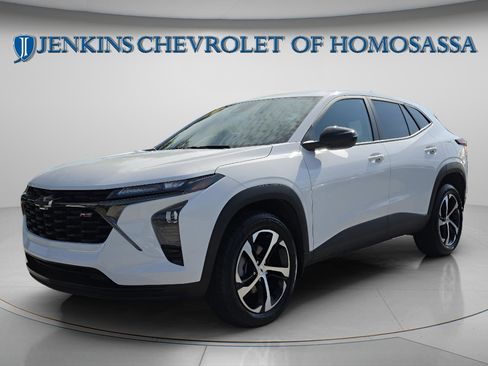 Used 2024 Chevrolet Trax RS w/ Driver Confidence Package FWD image 9