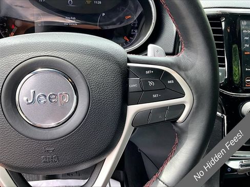 Used 2019 Jeep Grand Cherokee Trailhawk w/ Interior Metal Package AWD/4WD image 17