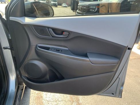 Used 2021 Hyundai Kona SE w/ Cargo Package image 17