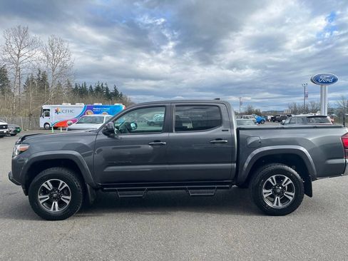 Used 2019 Toyota Tacoma SR5 image 2