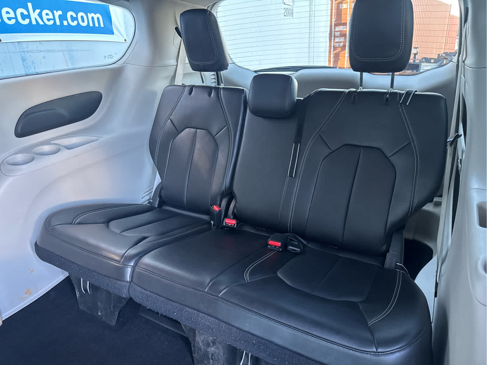 Used 2024 Chrysler Pacifica Touring-L FWD image 33