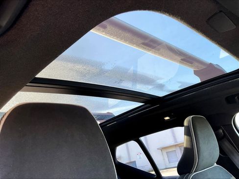 Used 2023 Volvo XC40 Recharge Ultimate image 25