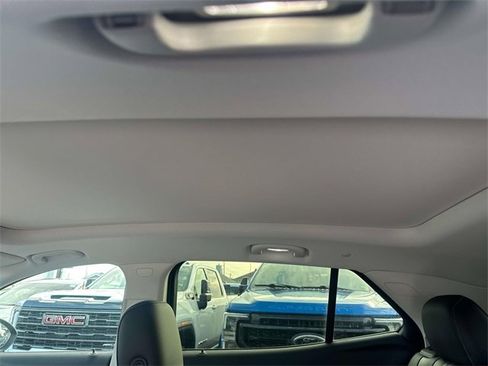 Certified 2025 Buick Envision Avenir image 26