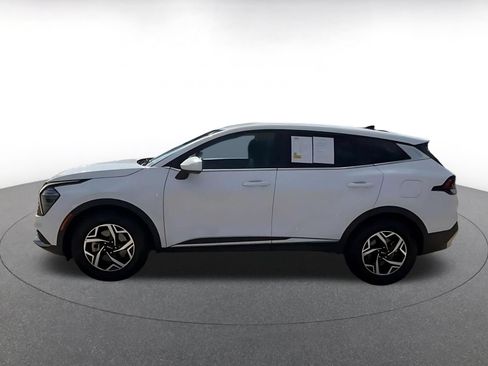 Used 2025 Kia Sportage LX FWD image 9
