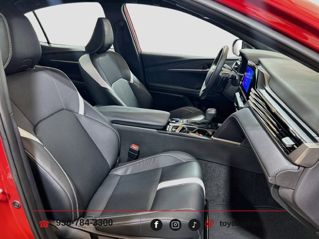 Used 2026 Toyota Camry Hybrid w/ Convenience Package FWD image 25