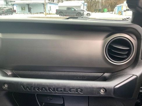 Used 2019 Jeep Wrangler Sport S image 15