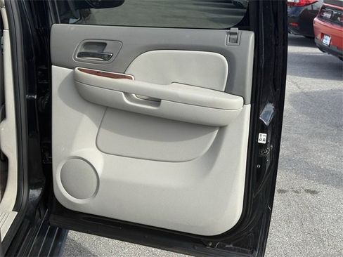 Used 2013 GMC Yukon XL SLT image 34