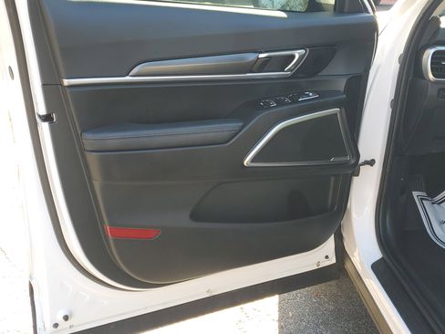 Used 2024 Kia Telluride LX image 18