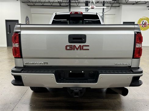 Used 2017 GMC Sierra 3500 Denali w/ Duramax Plus Package image 11