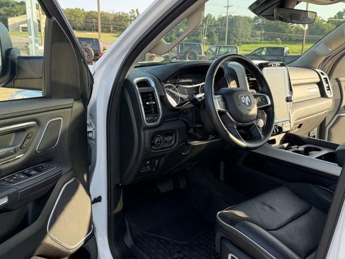 Used 2022 RAM 1500 Laramie AWD/4WD image 14