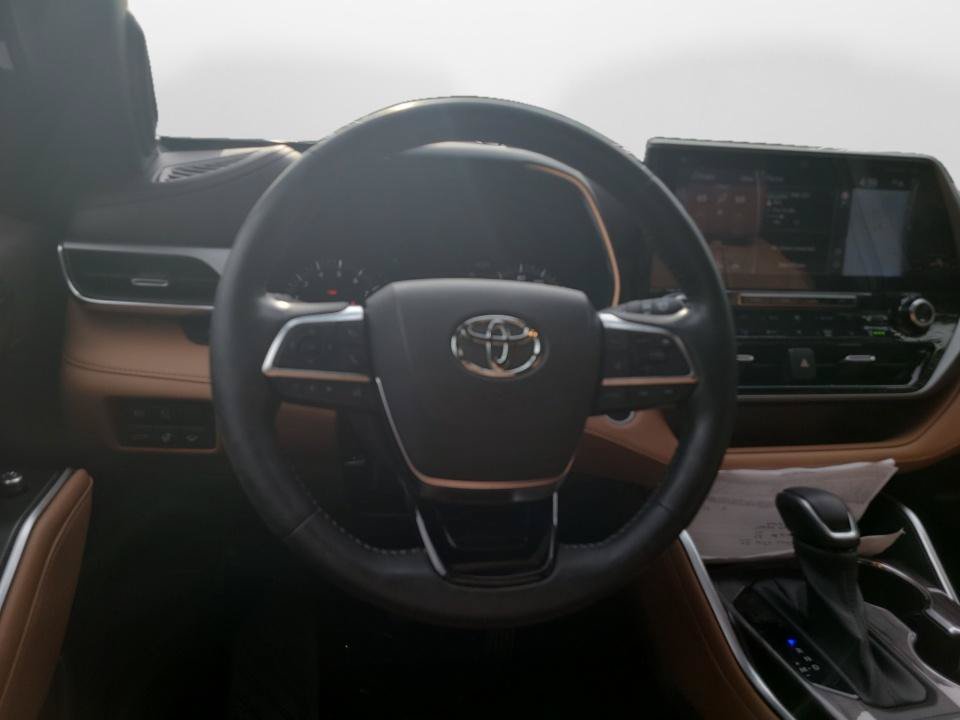 Used 2021 Toyota Highlander Platinum AWD/4WD image 10