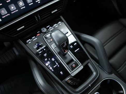 Certified 2023 Porsche Cayenne image 21