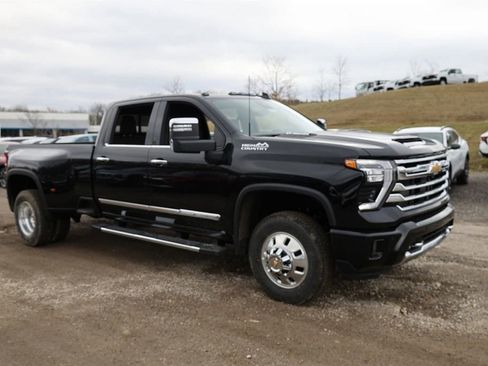 New 2026 Chevrolet Silverado 3500 High Country w/ Technology Package image 8
