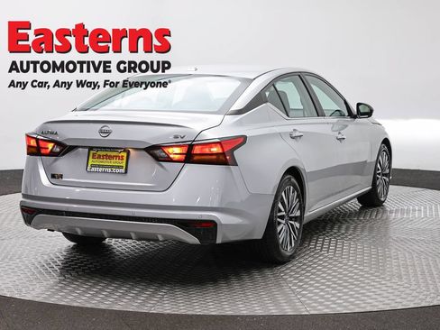 Used 2024 Nissan Altima 2.5 SV FWD image 5