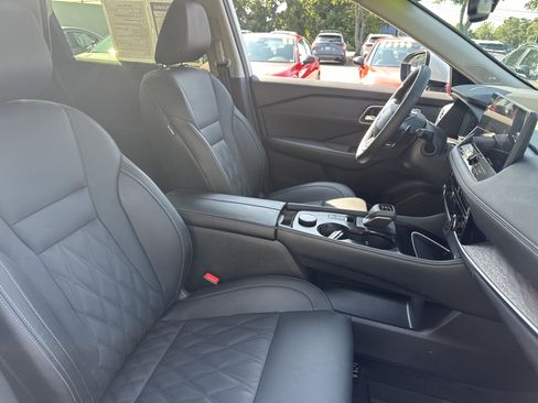 Used 2026 Nissan Rogue Platinum w/ Platinum Premium Package AWD/4WD image 13