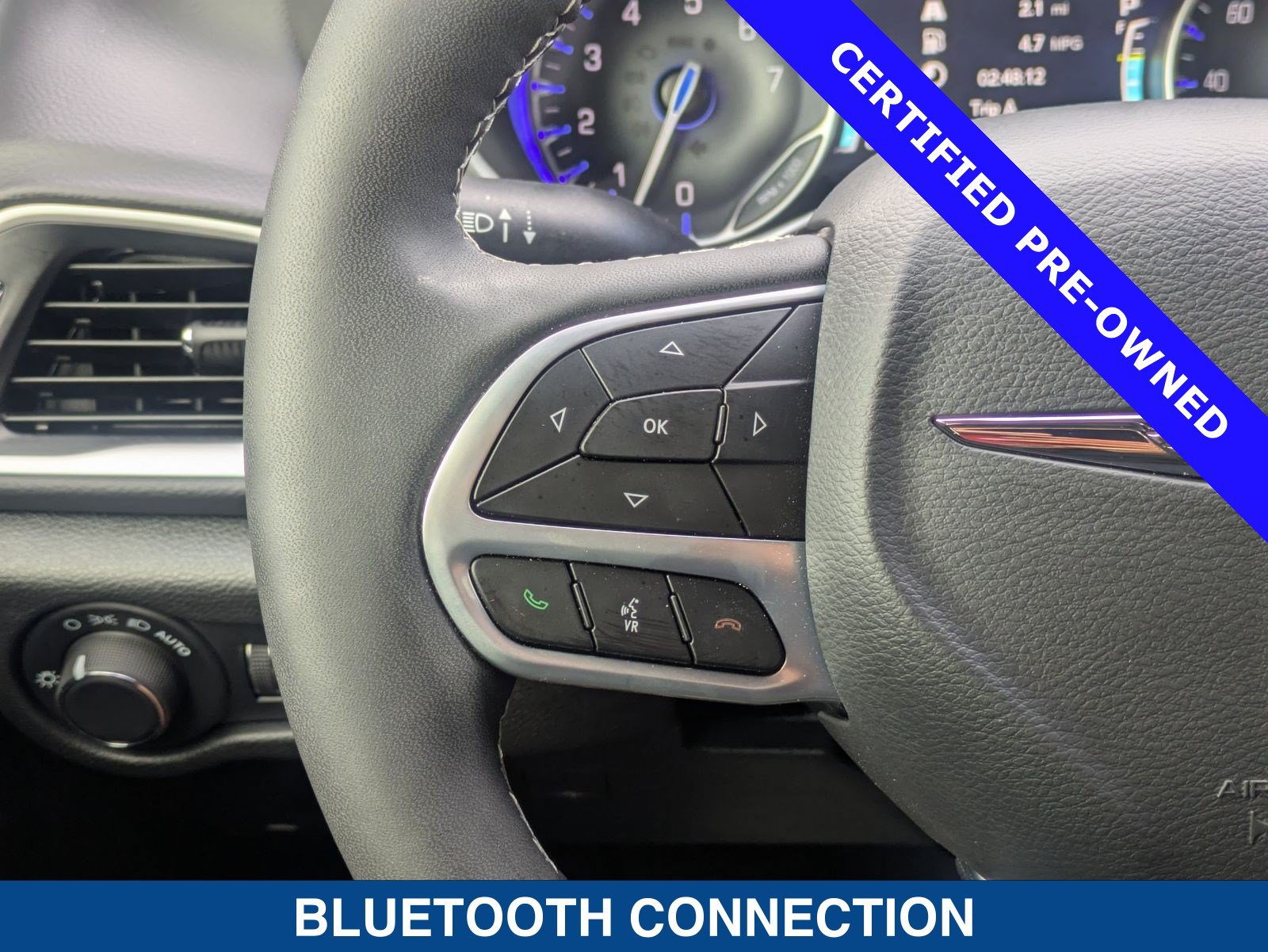 Used 2026 Chrysler Voyager LX FWD image 27
