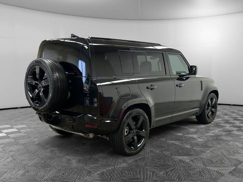 New 2026 Land Rover Defender 110 X-Dynamic SE image 5