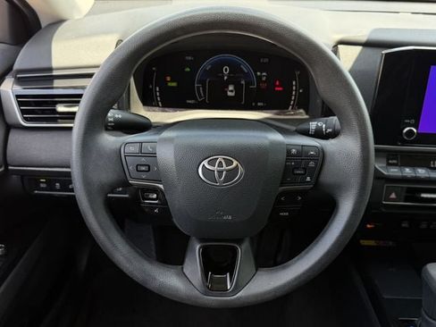 Used 2025 Toyota Camry LE FWD image 12